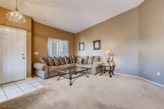 Photo #3: 2315714 Listing