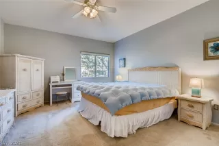 Photo #6: 2315714 Listing