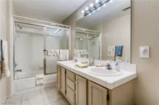 Photo #4: 2315747 Listing