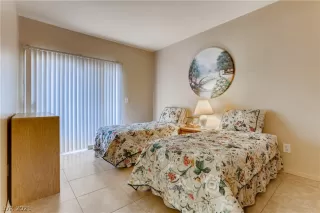 Photo #6: 2315747 Listing