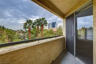 Photo #3: 2315773 Listing