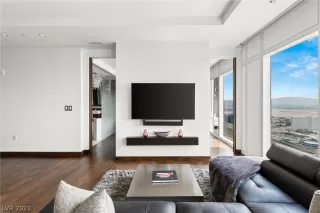 Photo #3: 2315779 Listing 