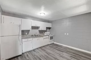 Photo #1: 2315833 Listing