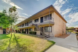 Photo #3: 2315833 Listing