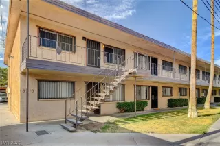 Photo #4: 2315833 Listing