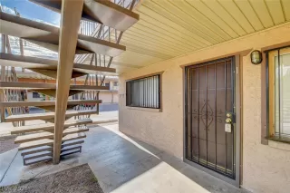 Photo #5: 2315833 Listing