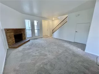 Photo #5: 2315863 Listing 