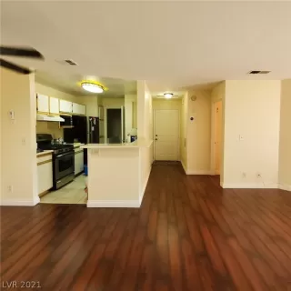 Photo #4: 2315864 Listing