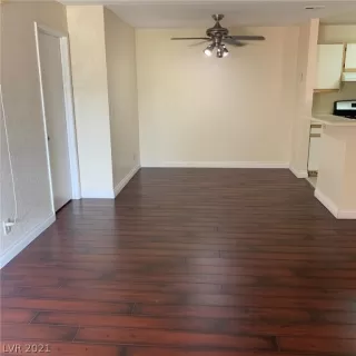 Photo #6: 2315864 Listing