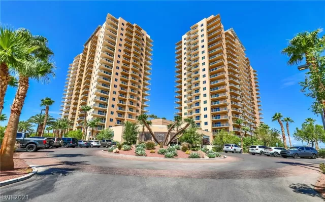 MLS: 2315866 Condo For Sale