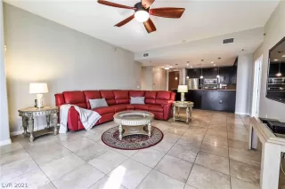 Photo #5: 2315866 Listing