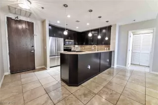 Photo #6: 2315866 Listing