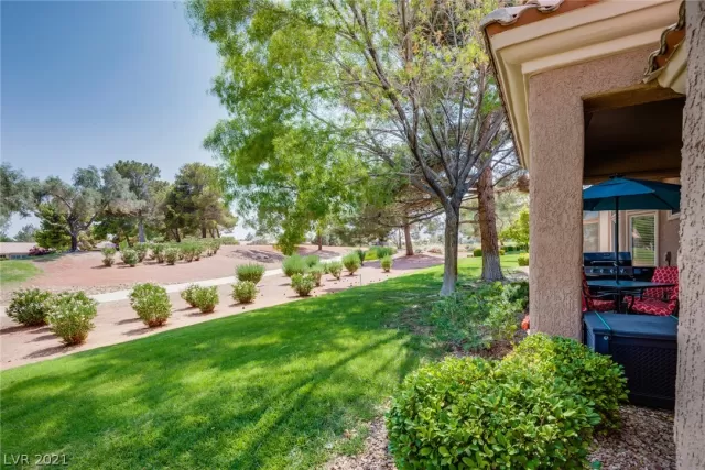 MLS: 2315892 Condo For Sale