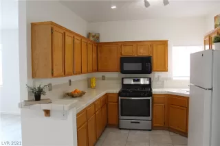 Photo #2: 2315916 Listing