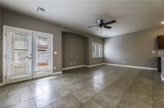 Photo #2: 2315926 Listing 