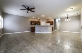 Photo #3: 2315926 Listing 