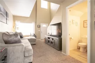 Photo #4: 2315936 Listing