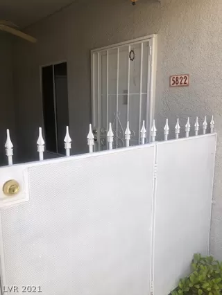 Photo #2: 2315958 Listing