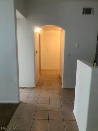 Photo #3: 2315958 Listing