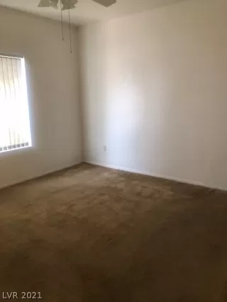 Photo #5: 2315958 Listing