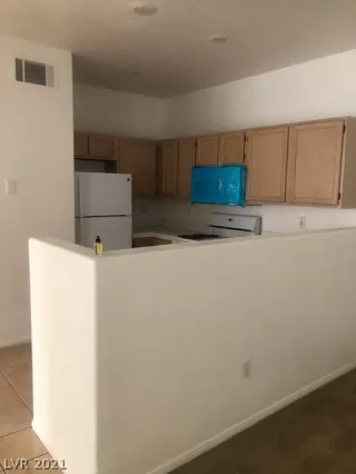 Photo #6: 2315958 Listing