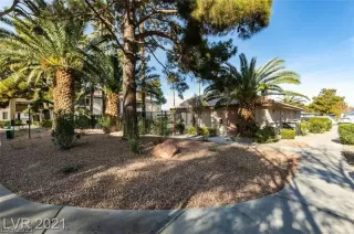 Photo #4: 2315965 Listing