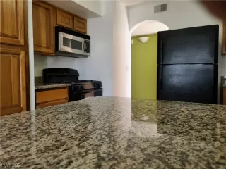 Photo #6: 2315965 Listing