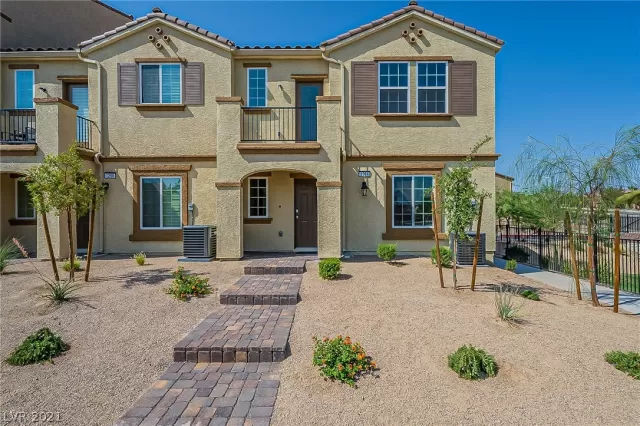 MLS: 2315974 Condo For Sale