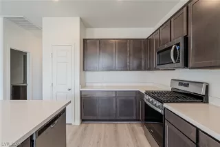 Photo #1: 2315974 Listing