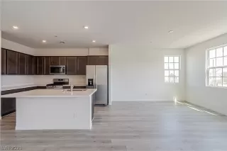 Photo #2: 2315974 Listing