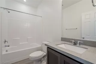 Photo #3: 2315974 Listing