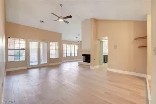 Photo #6: 2315977 Listing