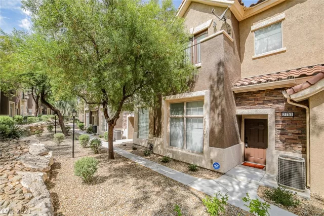 MLS: 2315989 Condo For Sale