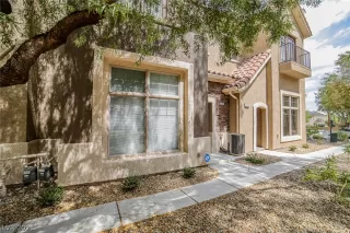 Photo #1: 2315989 Listing