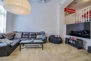 Photo #2: 2315989 Listing