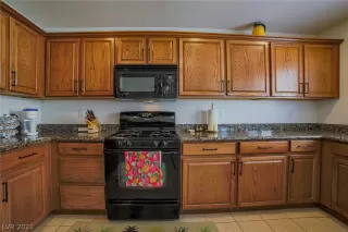 Photo #6: 2315989 Listing