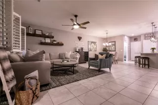 Photo #5: 2315991 Listing 