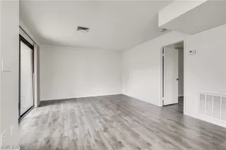 Photo #2: 2316014 Listing