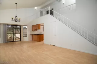 Photo #4: 2316020 Listing 