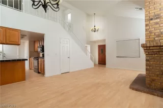 Photo #5: 2316020 Listing 