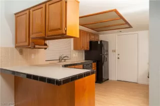 Photo #6: 2316020 Listing 