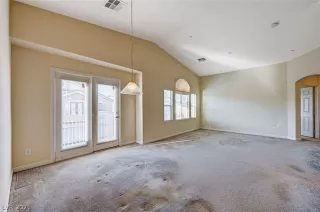 Photo #4: 2316024 Listing