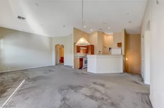 Photo #5: 2316024 Listing