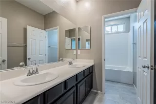 Photo #3: 2316030 Listing