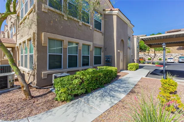 MLS: 2316035 Condo For Sale