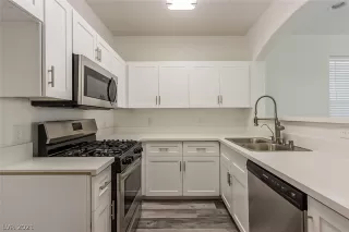 Photo #1: 2316035 Listing