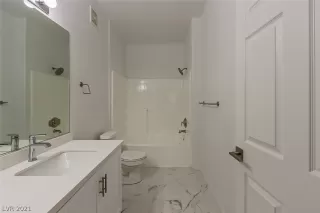 Photo #3: 2316035 Listing