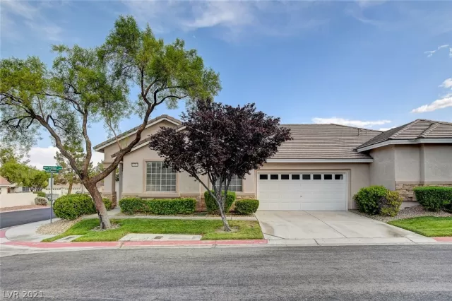 MLS: 2316064 Condo For Sale