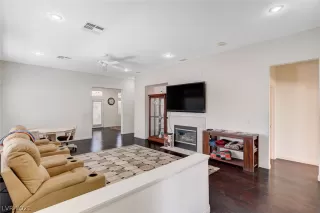 Photo #5: 2316064 Listing 