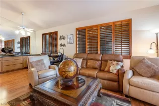 Photo #4: 2316071 Listing